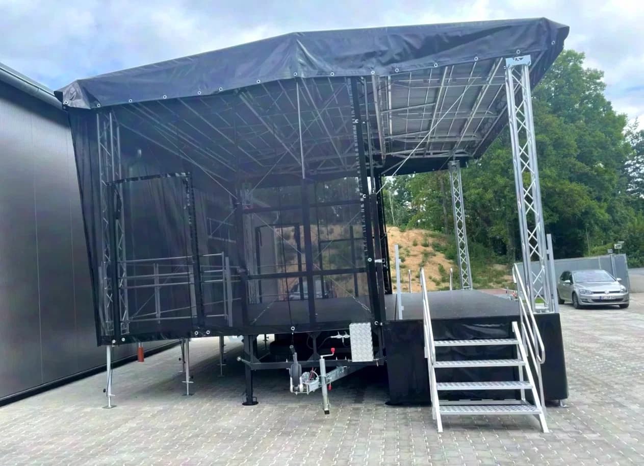 Trailer stage 7.5x6x5m immediately available
