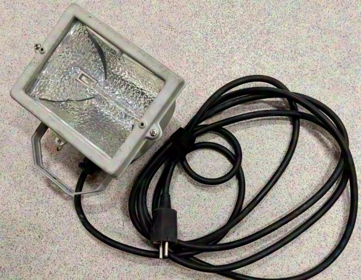 U - Set of construction floodlights