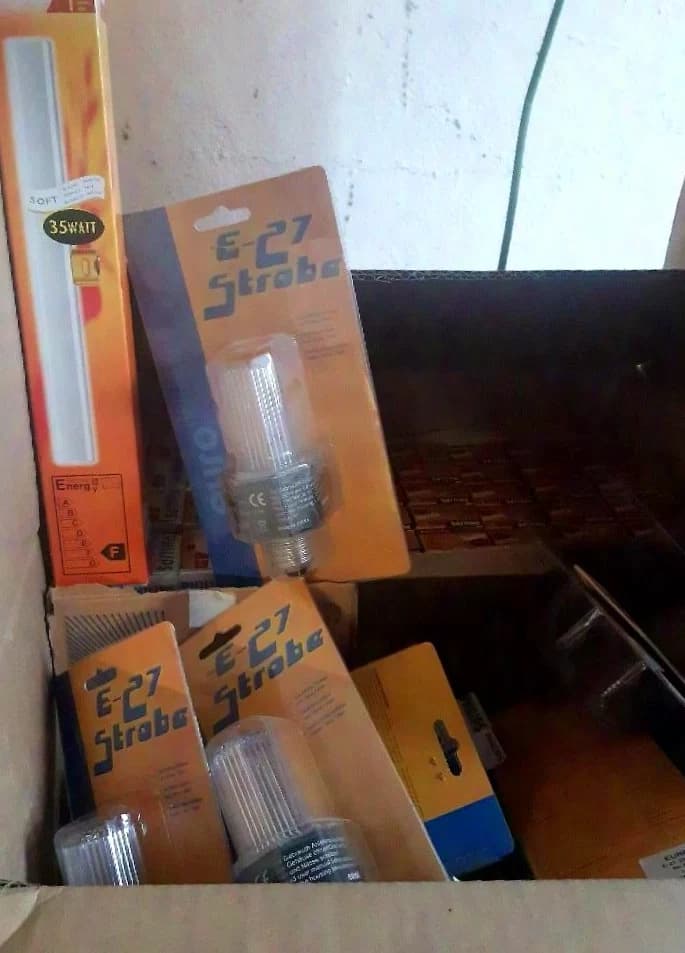 Unknown Various Light Sources (Fluorescent Tubes)