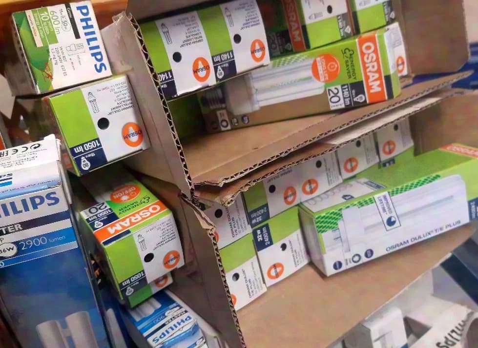 Unknown Various Light Sources (Fluorescent Tubes)