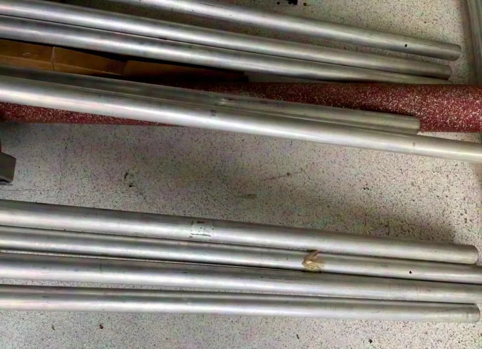 Unknown aluminum tubes