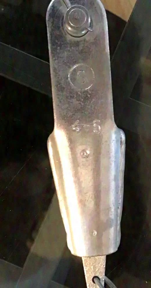 Unknown wire rope holder - wire rope suspension