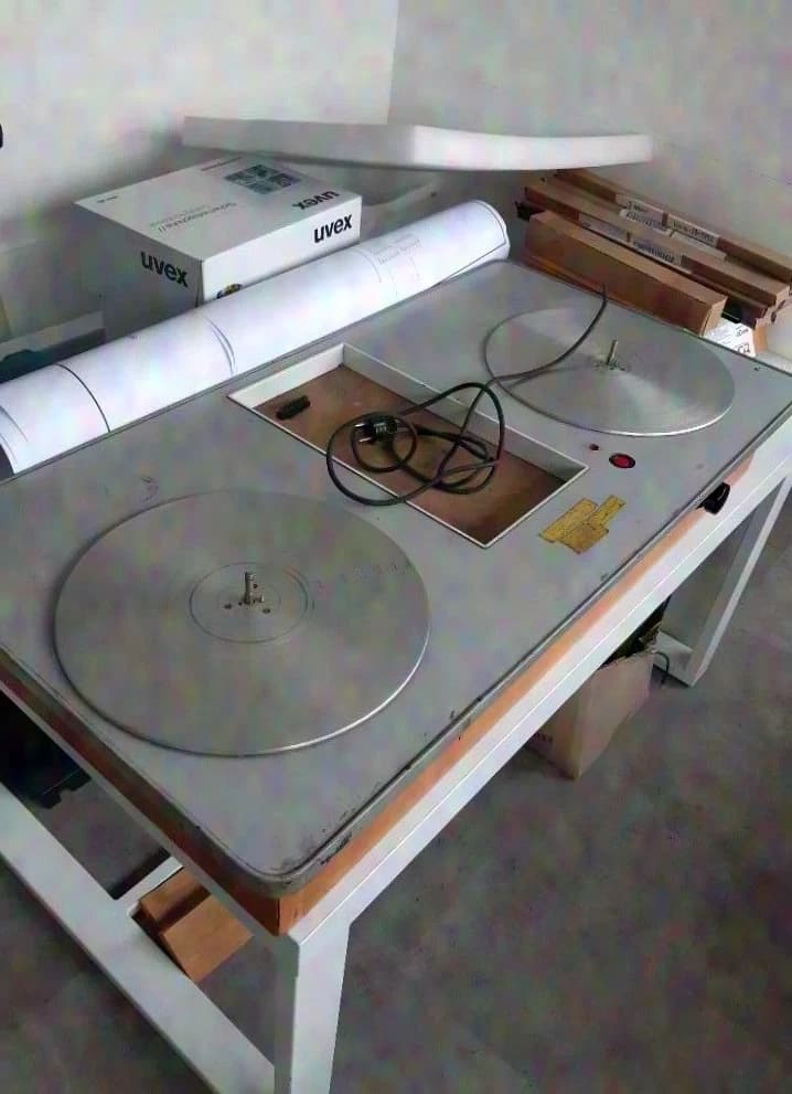 Unknown tape rewinding table for audio tapes