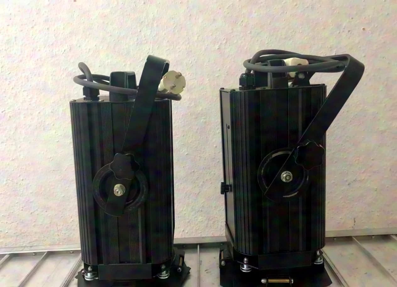 Unknown manufacturer spotlight/Fresnel 2 pcs. Top condition 650 Watt high-quality workmanship