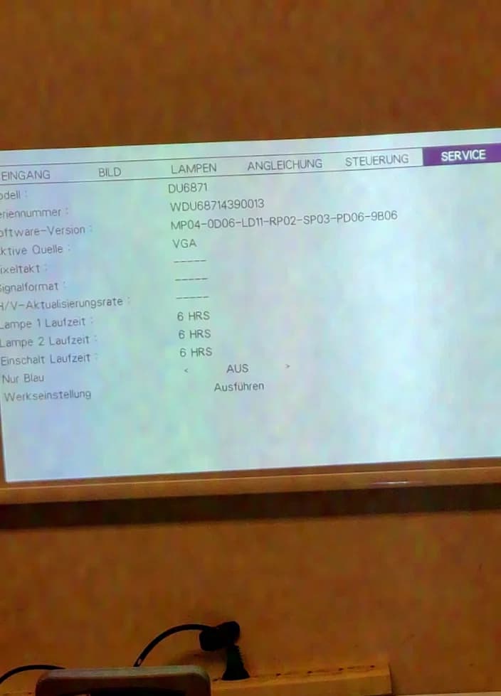 VIVITEK DU6871 DLP Projector with 7300 Ansi-Lumens, 1920x1200 Demoware with only 6 operating hours
