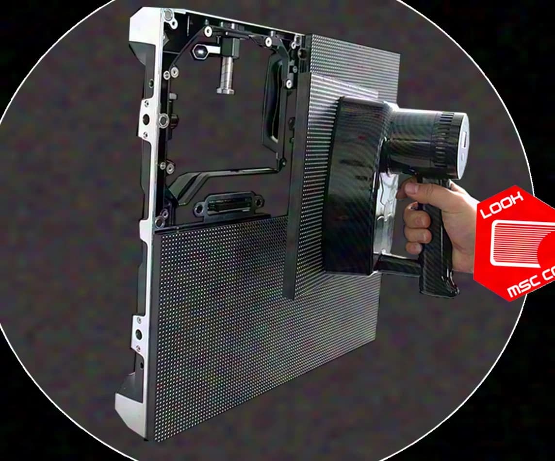 DEMO CLEARANCE SALE AT MSC CON - MX5pro- 3.91mm - OUTDOOR - 1 SCREEN with 28m² display area