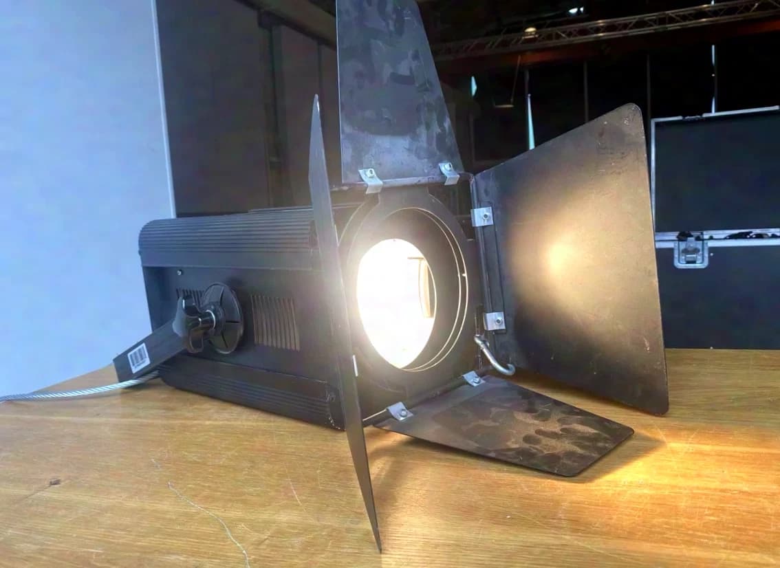 Varytec Theater Spot 650/1000 Fresnel