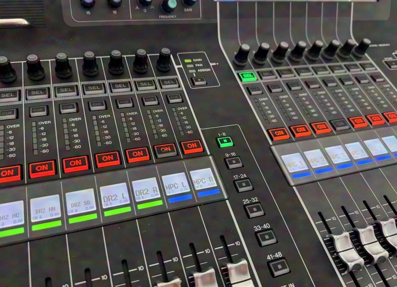 YAMAHA CL1 Digital Mixer Like New