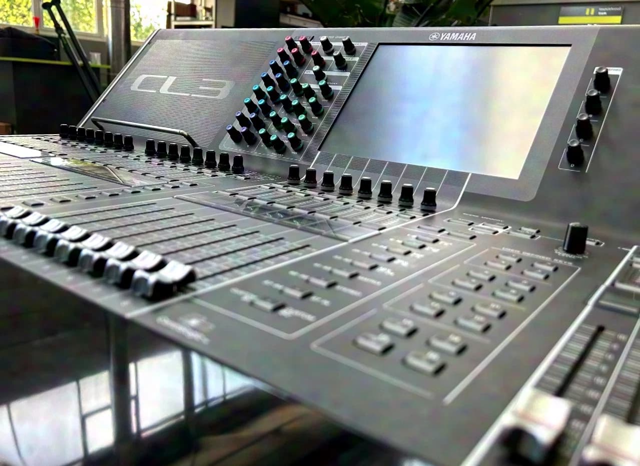 YAMAHA CL3 - Digital Mixing Console