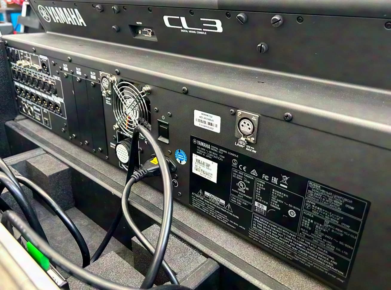 YAMAHA CL3 - Digital Mixing Console
