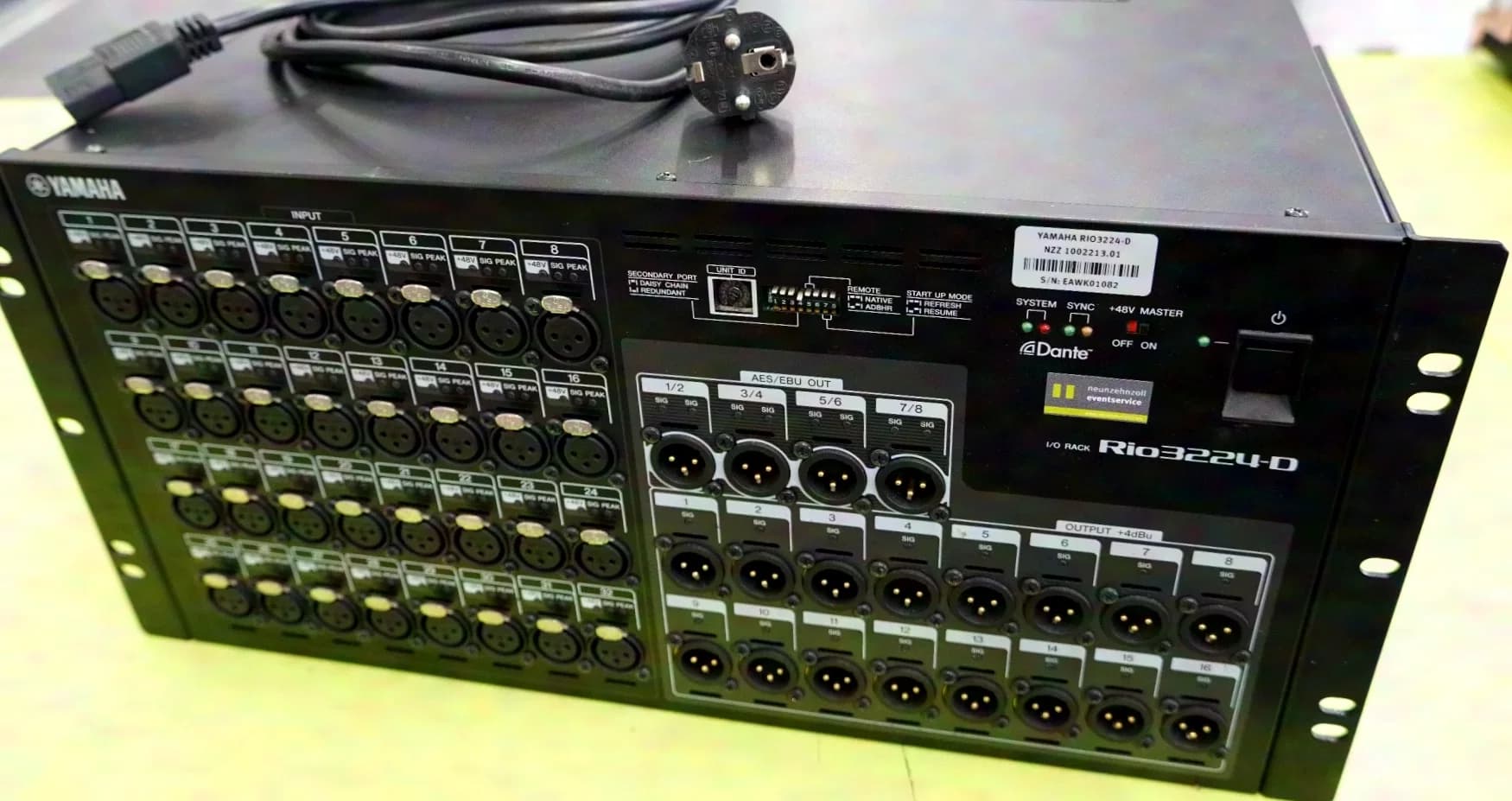 YAMAHA RIO3224-D Stagebox