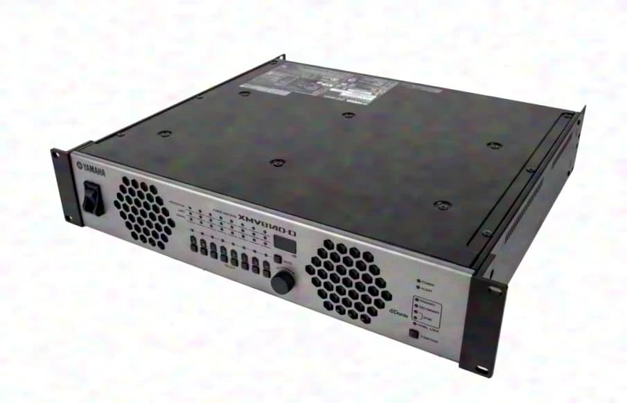 YAMAHA XMV8140-D amplifier 8 x 140 Watt / 4 Ohm DANTE, demo unit