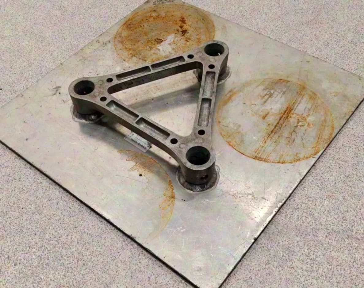 Y - Base plate (50cm x 50cm) with 3-point mounting