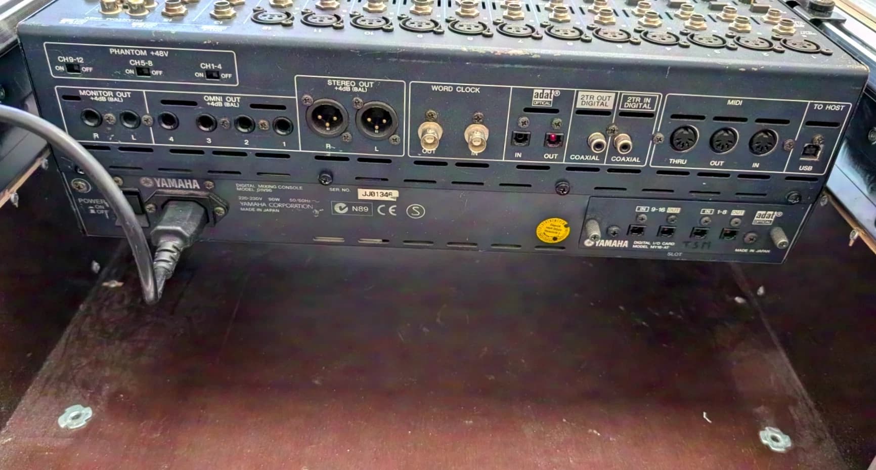 Yamaha 01V96 V2 Digital Mixing Console