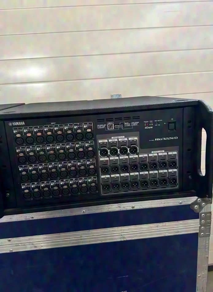 Yamaha CL5 + 2x RIO3224D