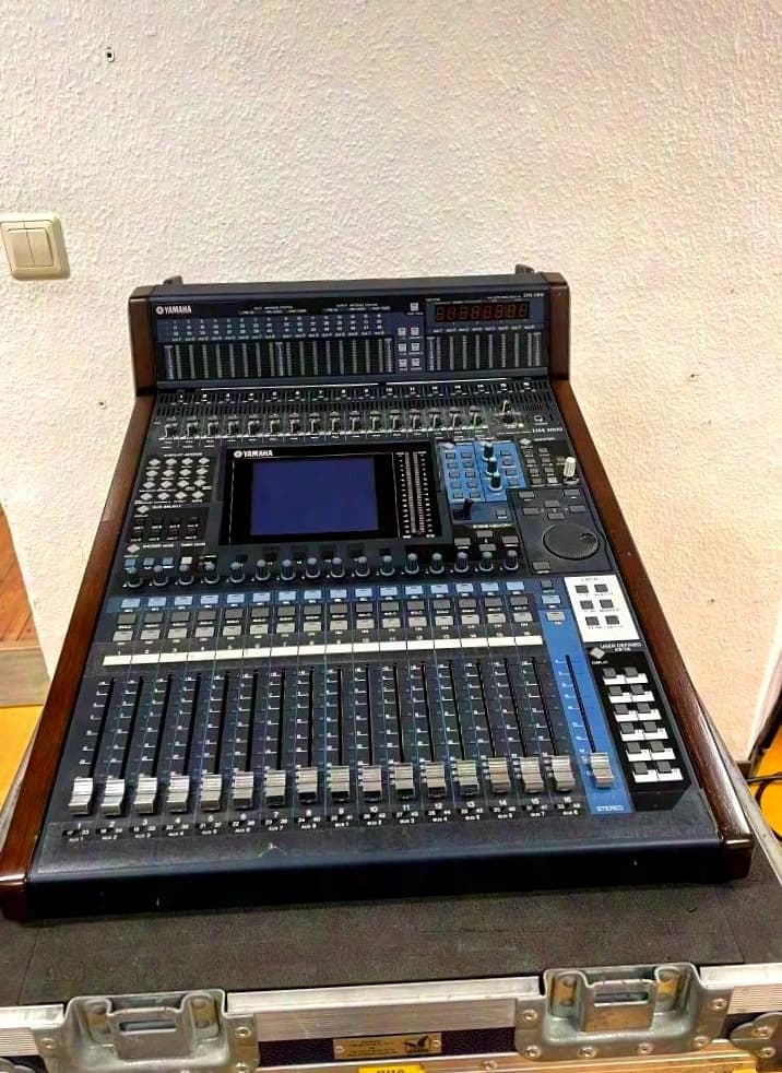 Yamaha DM1000 V2