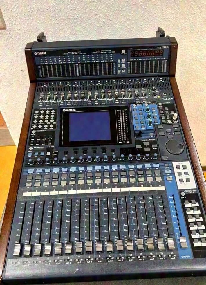 Yamaha DM1000 V2