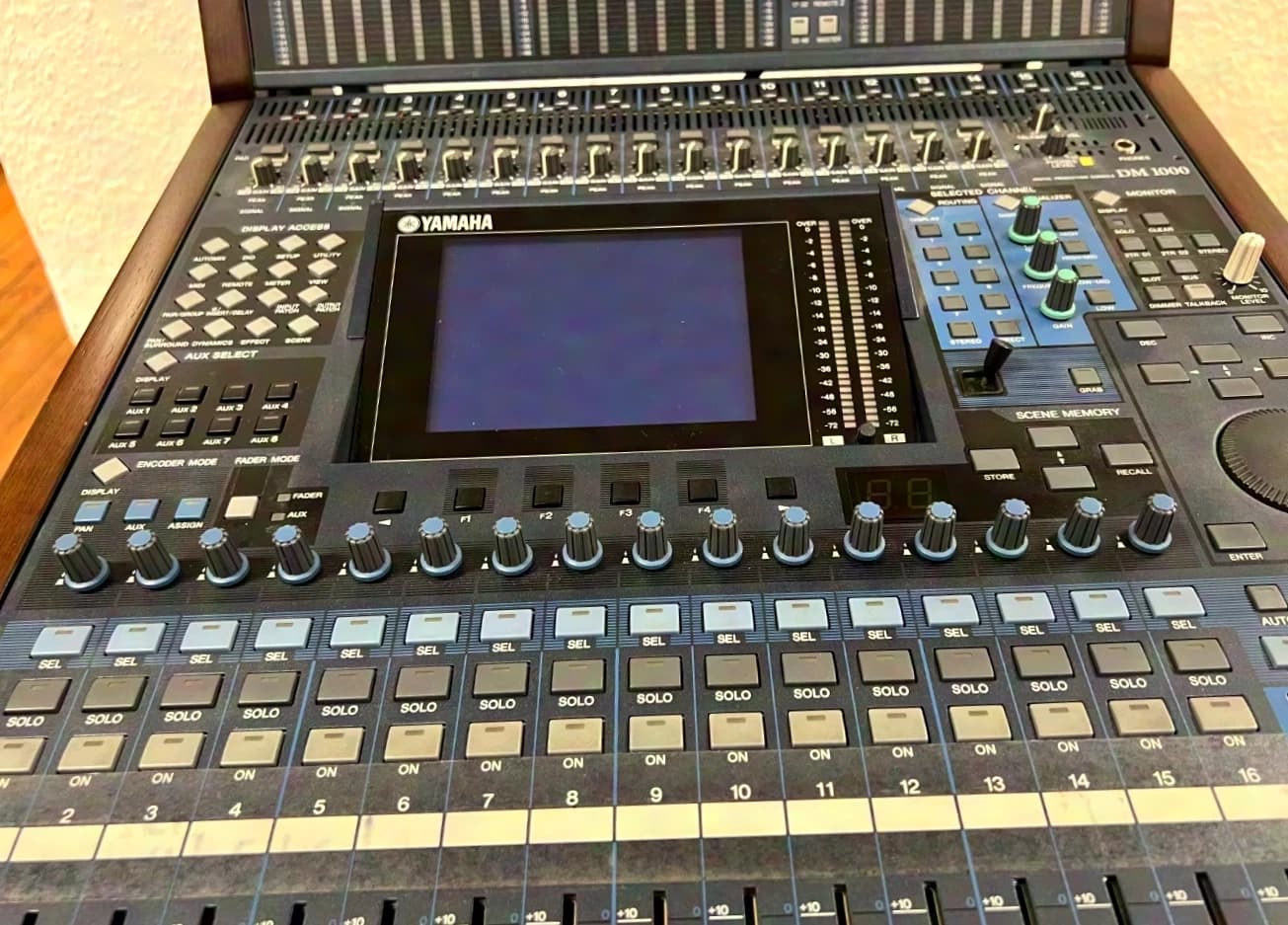 Yamaha DM1000 V2