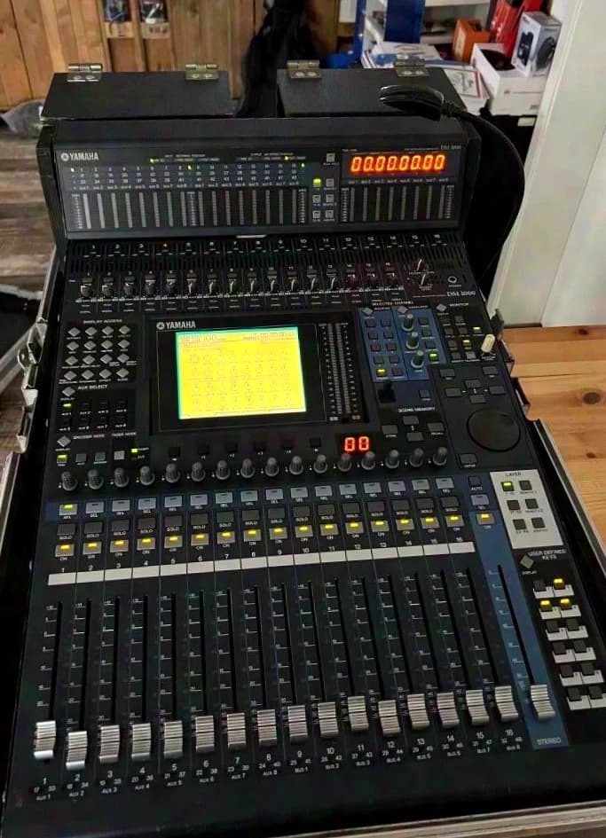 Yamaha DM1000-V2 Digital Mixing Console