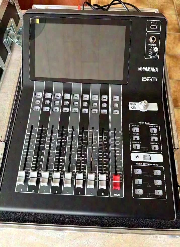 Yamaha DM3 Dante with Flightcase - New!