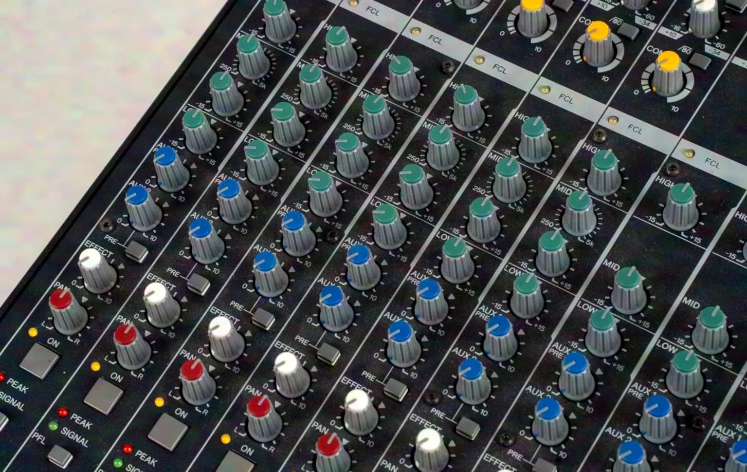 Yamaha EMX5014C Powered Mixer / Powered Mixer incl. Thon Case