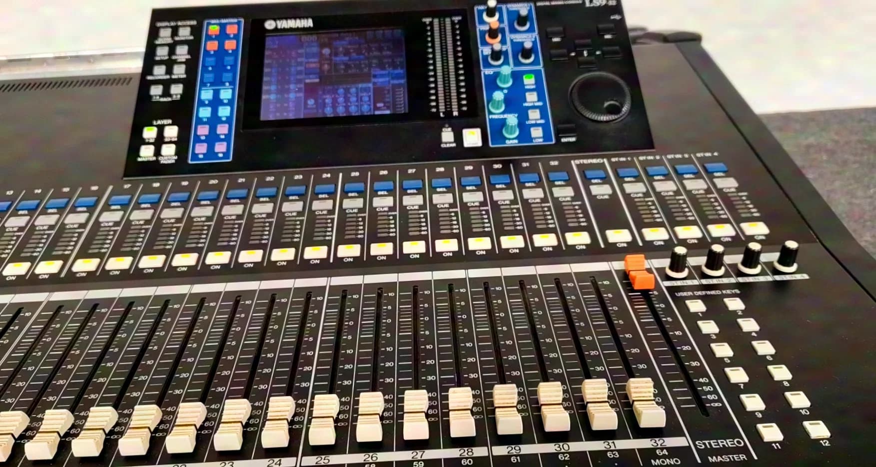 Yamaha LS9/32 digital mixing console in Amptown Case, optional DANTE
