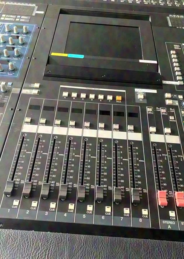 Yamaha PM5D digital mixing console incl. case