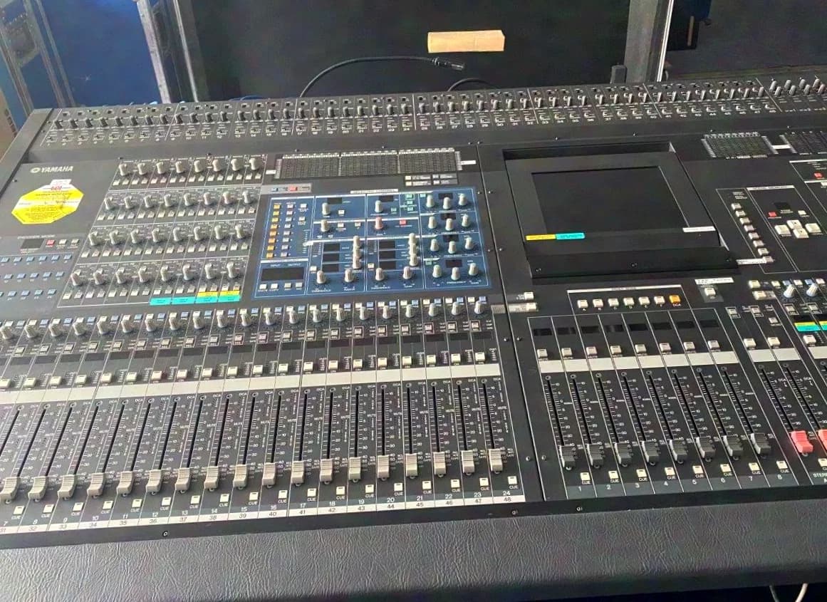 Yamaha PM5D digital mixing console incl. case