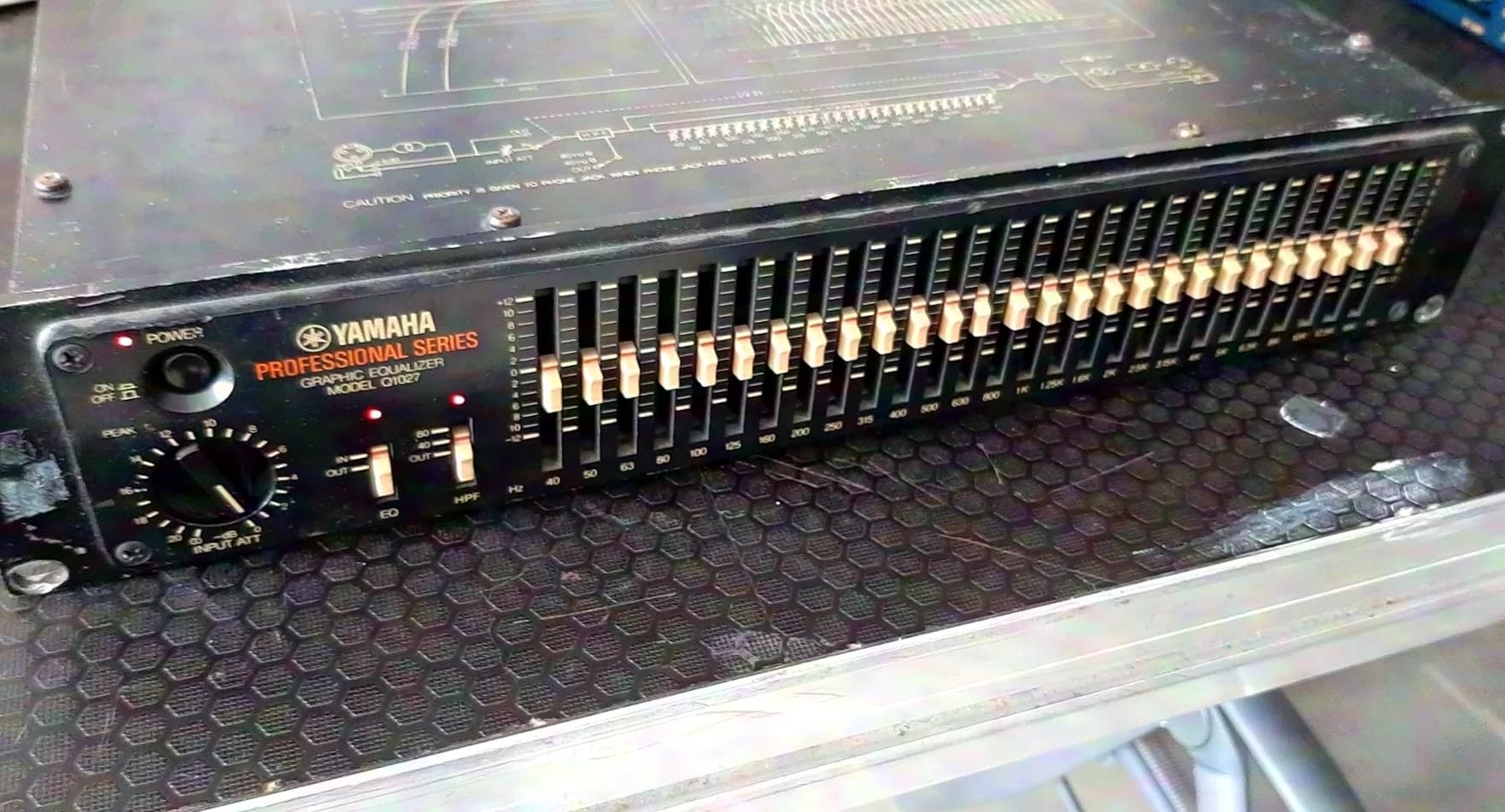 Yamaha Q1027 Professional Series Graphic Equalizer
