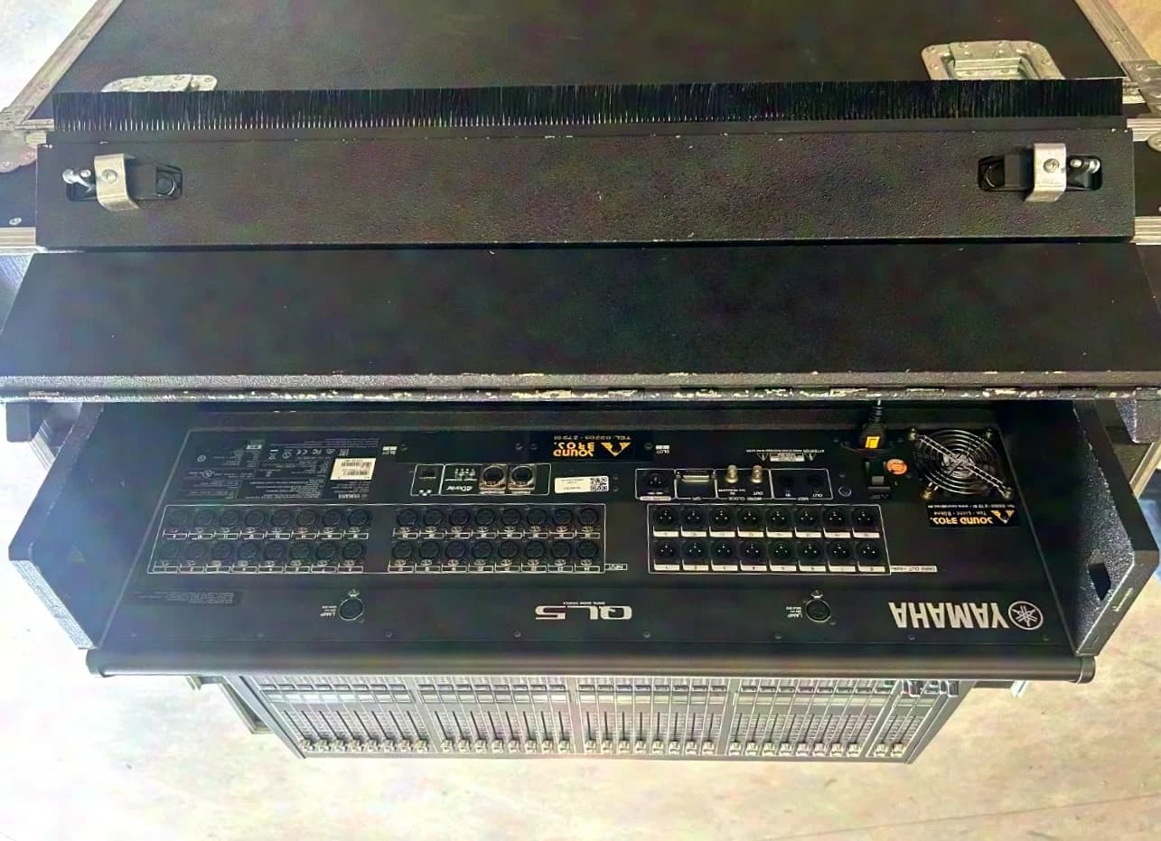 Yamaha QL5 - in case