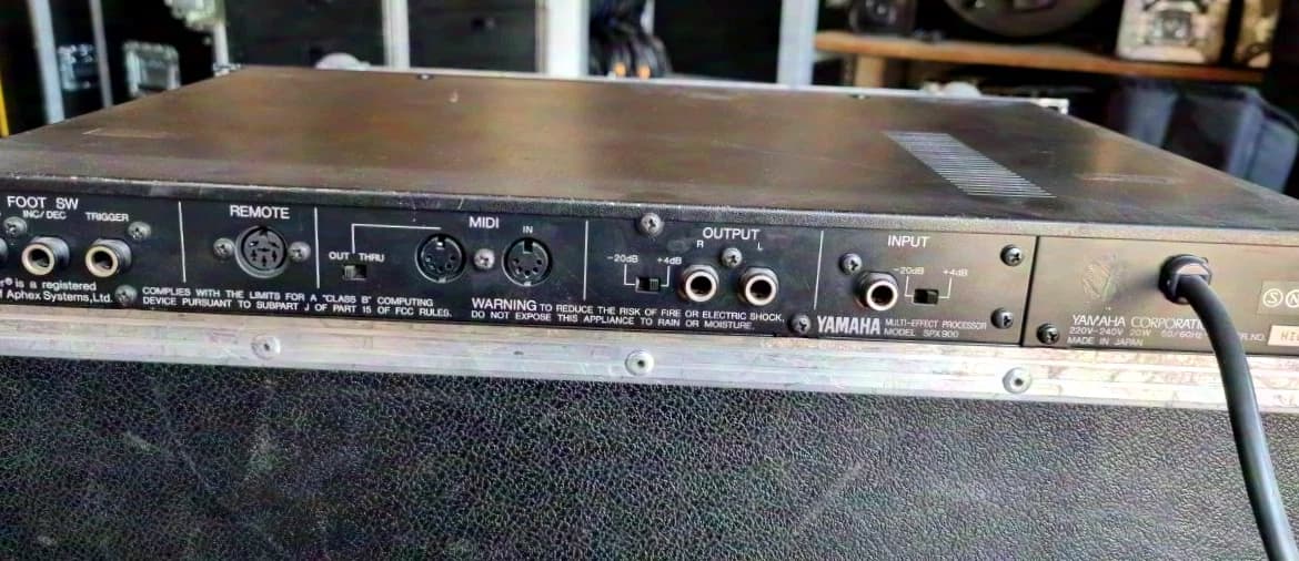 Yamaha SPX 900
