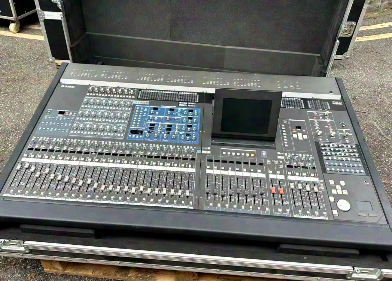 Yamaha digital mixer set PM5D, PW800W, DSP5D