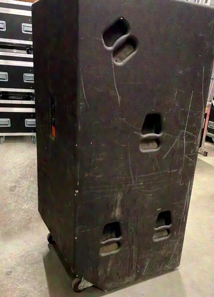 Yorkville TX9 / Dual 18-inch - 2400 Watt