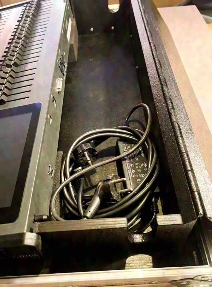 Zero 88 FLX 48 2U with ML flight case