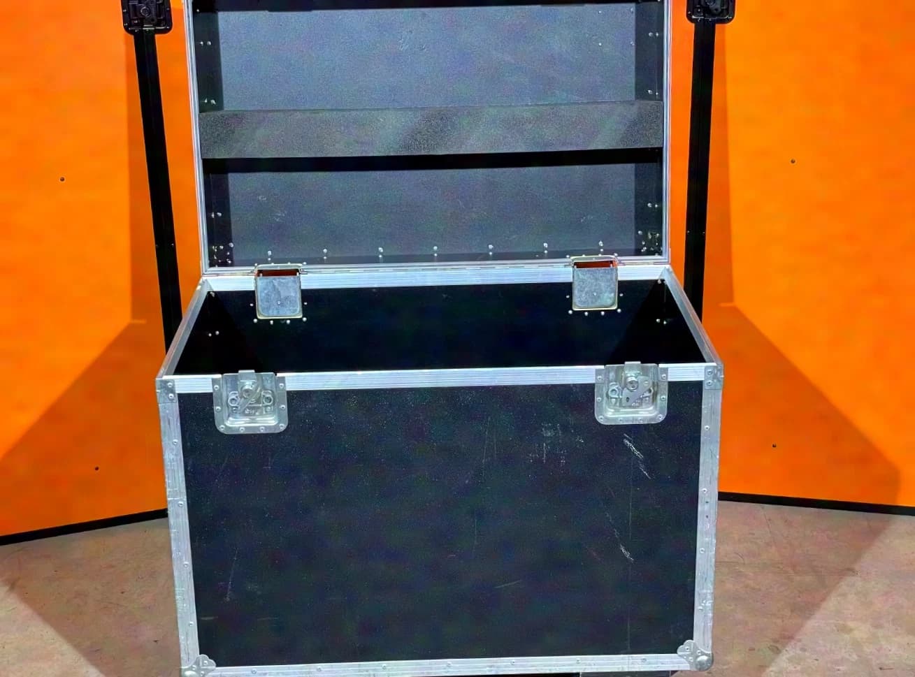 amptown Cases black trunk case