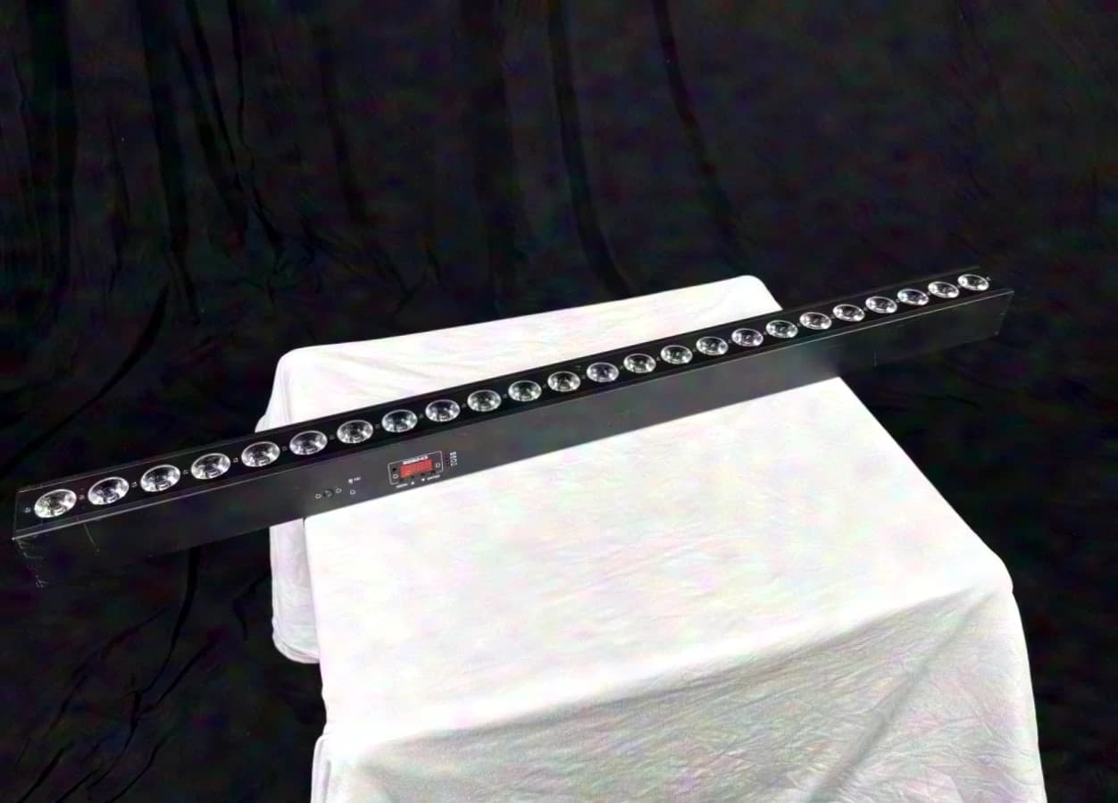 beamZ BBB243 LED BAR 24x 3W RGB