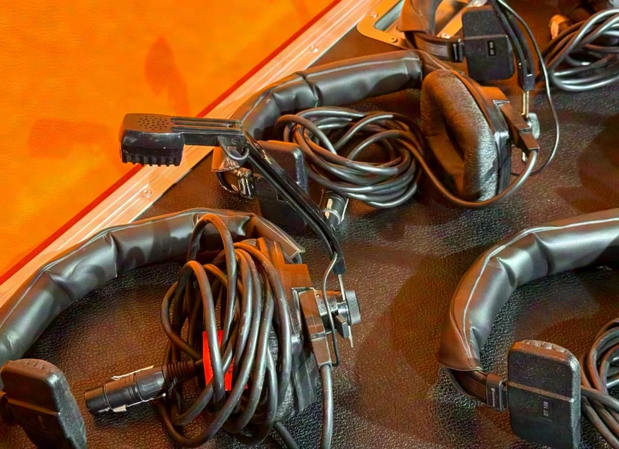 beyerdynamic DT108 Single-Ear Headphones with Dynamic Microphone