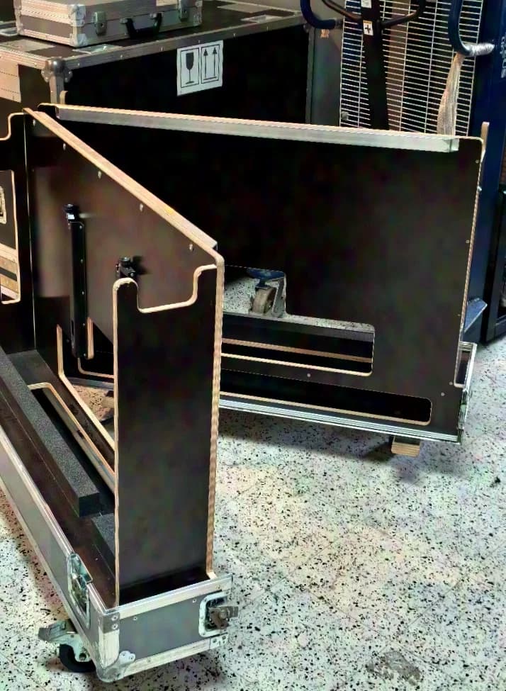 casetec casetec Scissor-hinge hood double display case for 2× 46 NEC" displays or other models, completely convertible, total 23 pcs