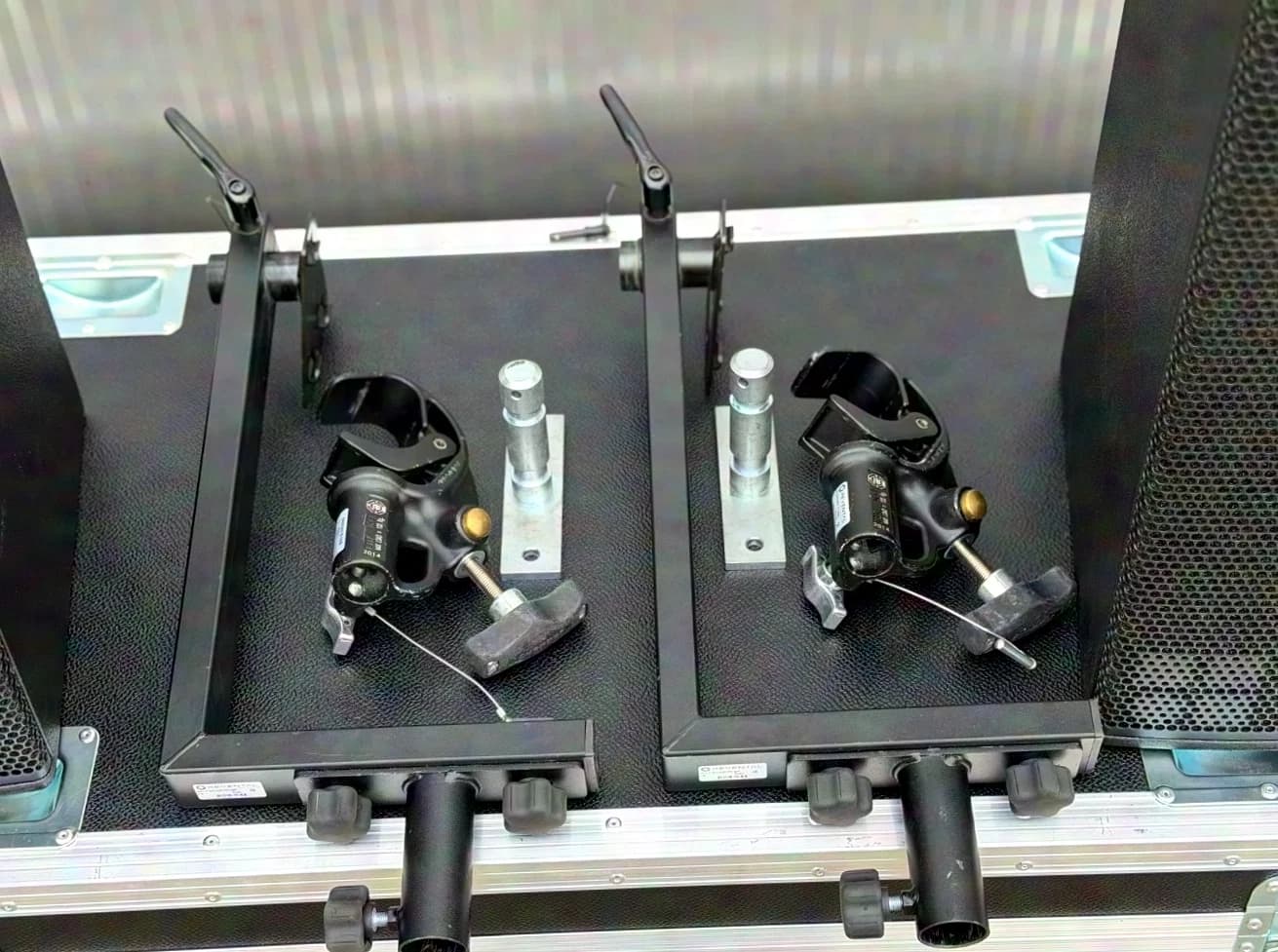 d&b Y10P incl. Case Package incl. Flying Brackets