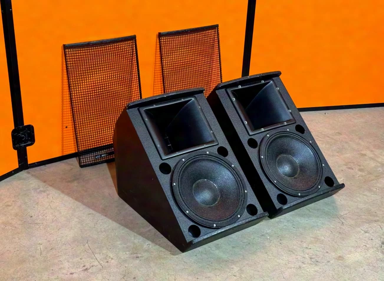 d&b audiotechnik 602-MON Monitor Speaker - Set incl. Case