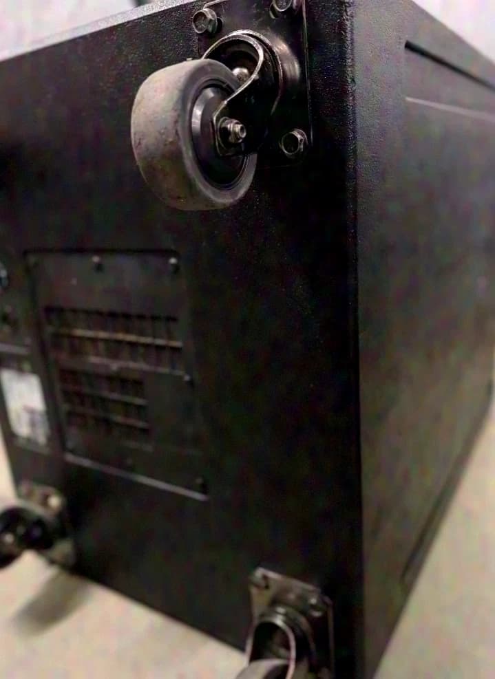 d&b audiotechnik B4 Subwoofer NLT4 with hood case