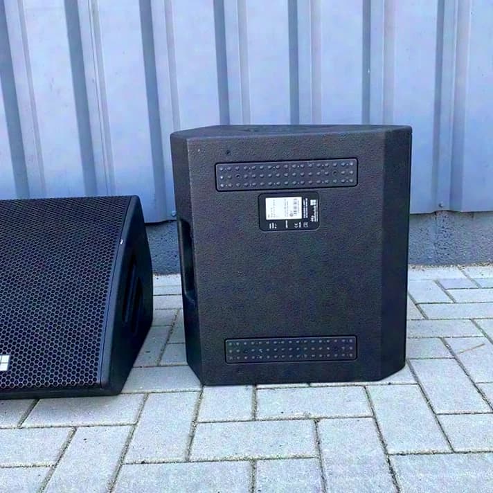 d&b audiotechnik M6 Stage Monitor (4 pieces) + D6 Amplifier
