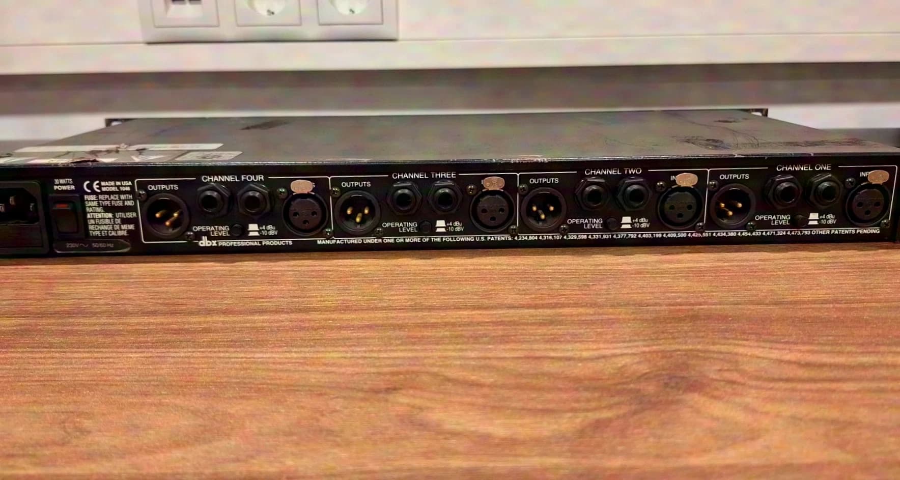dbx 1046 4-Channel Compressor / Limiter