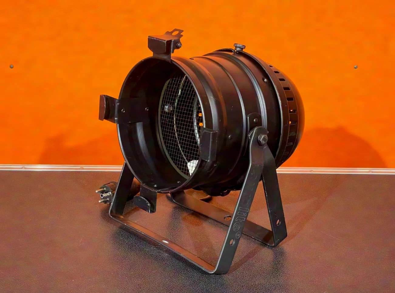 eurolite PAR-64 short Professional Floor Spotlight, black