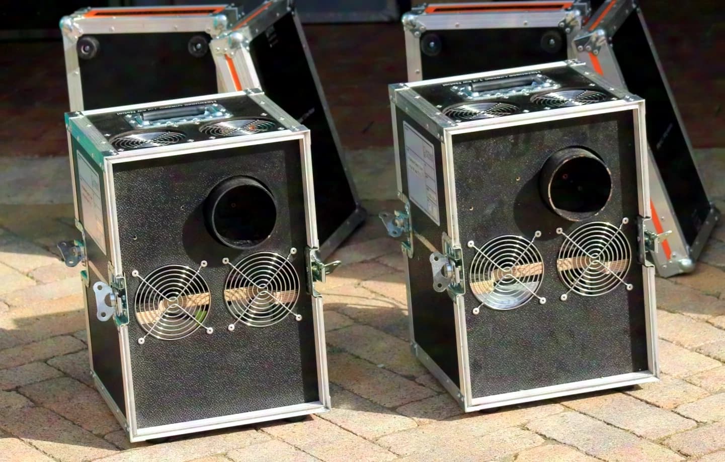 hazebase Base Vertical Classic Cased 1300 W fog machine incl. amptown Case