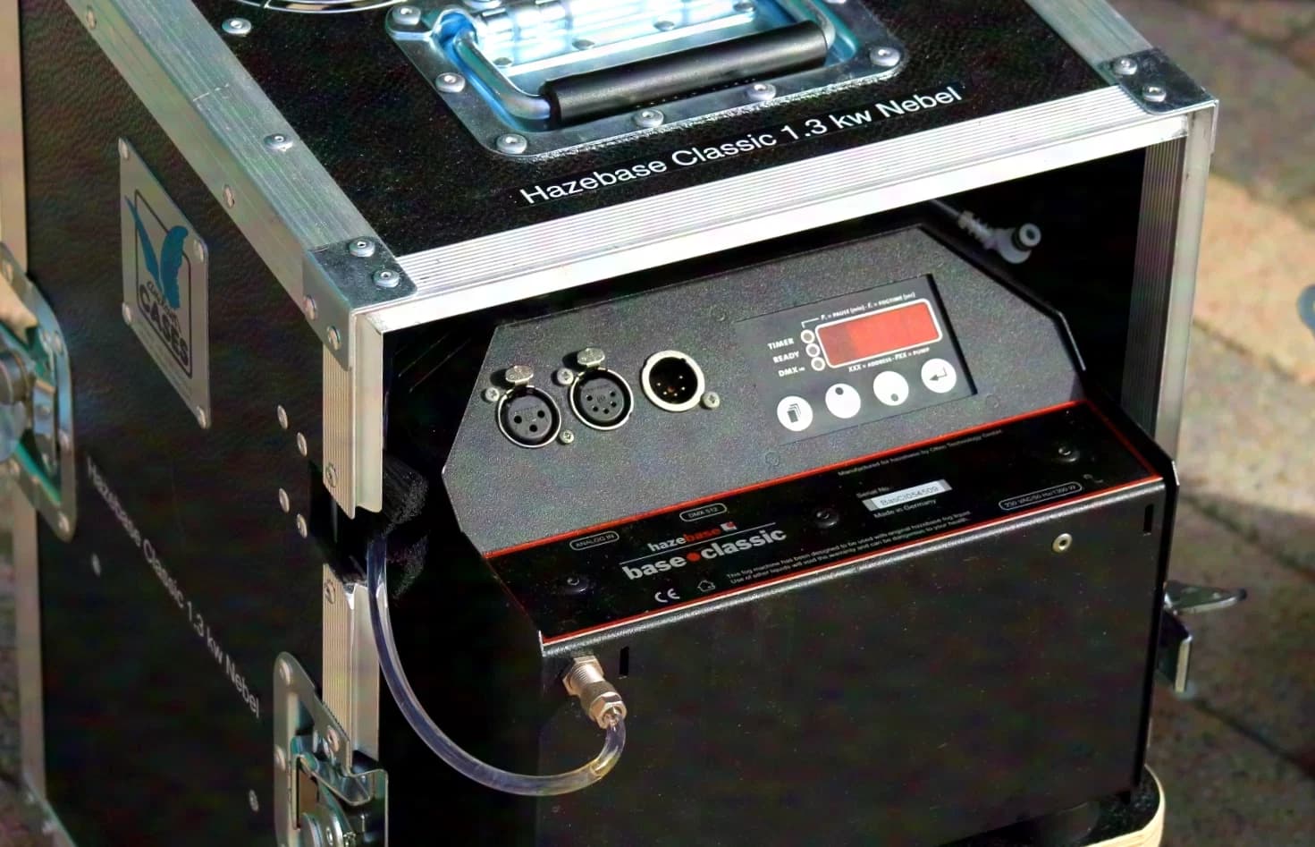 hazebase Base Vertical Classic Cased 1300 W fog machine incl. amptown Case