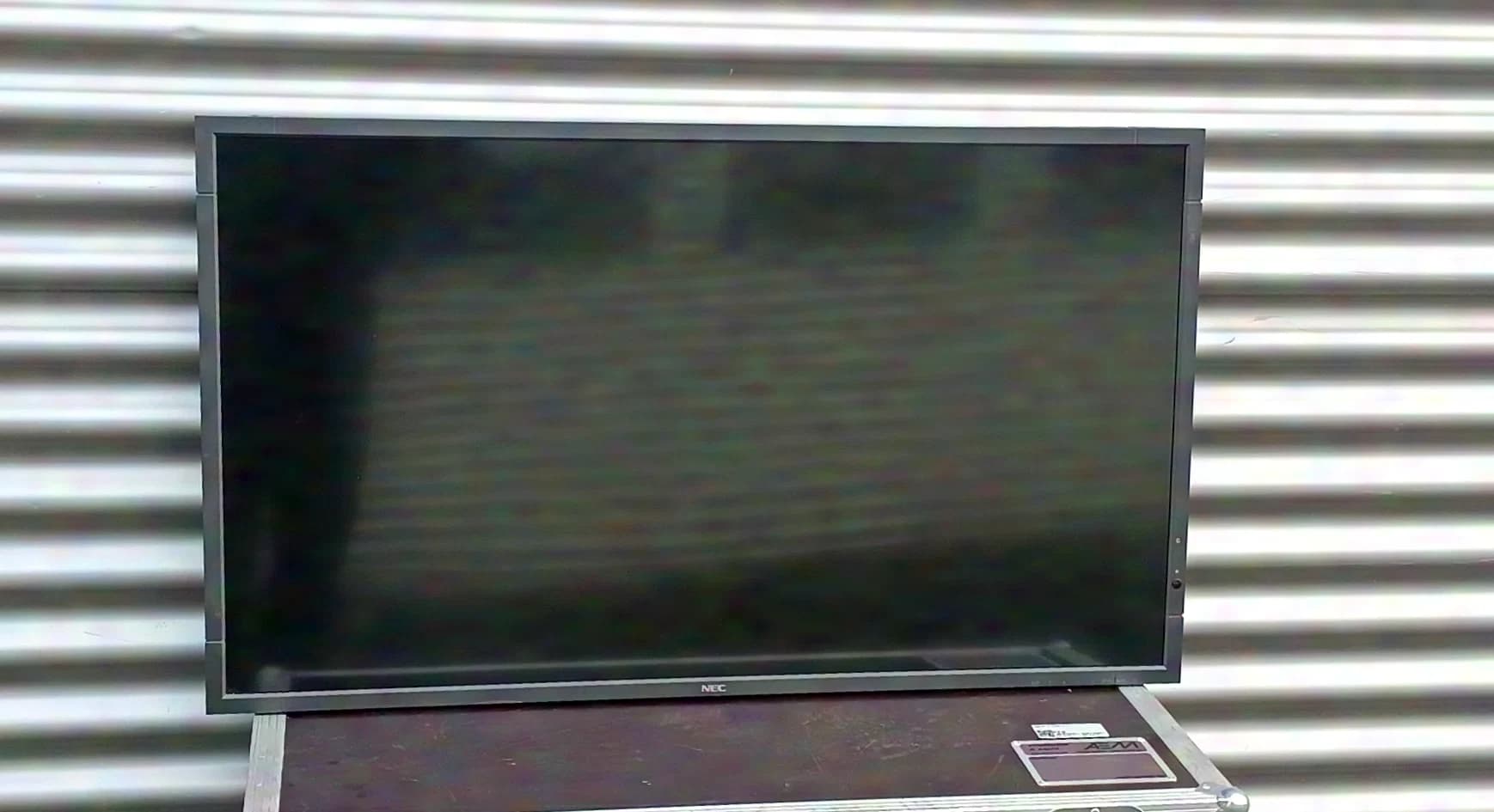 several NEC MultiSync V423 42" displays