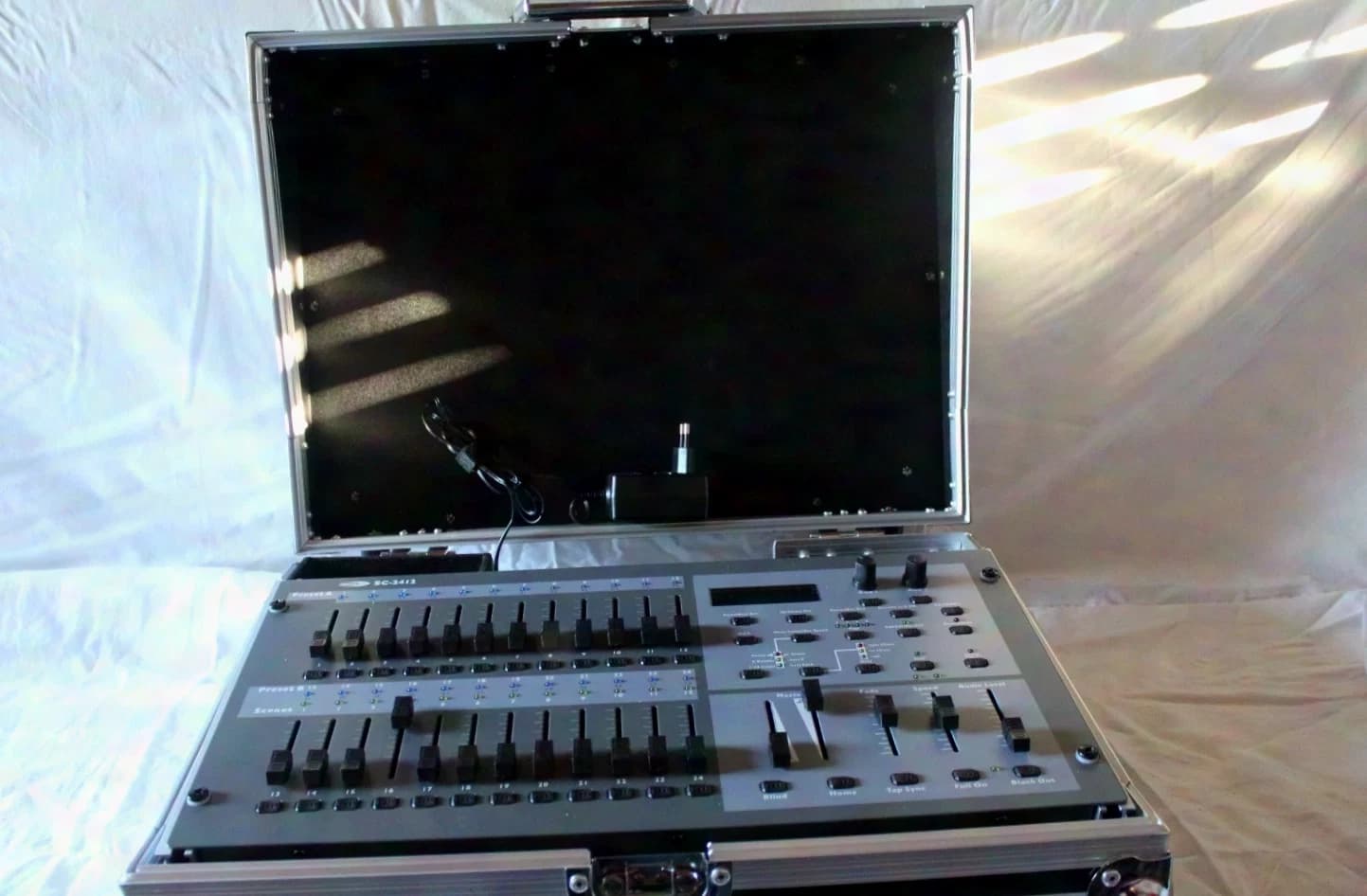 schowtec lighting console schowtec SC-2412 with case
