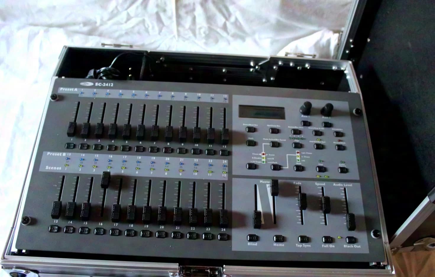 schowtec lighting console schowtec SC-2412 with case