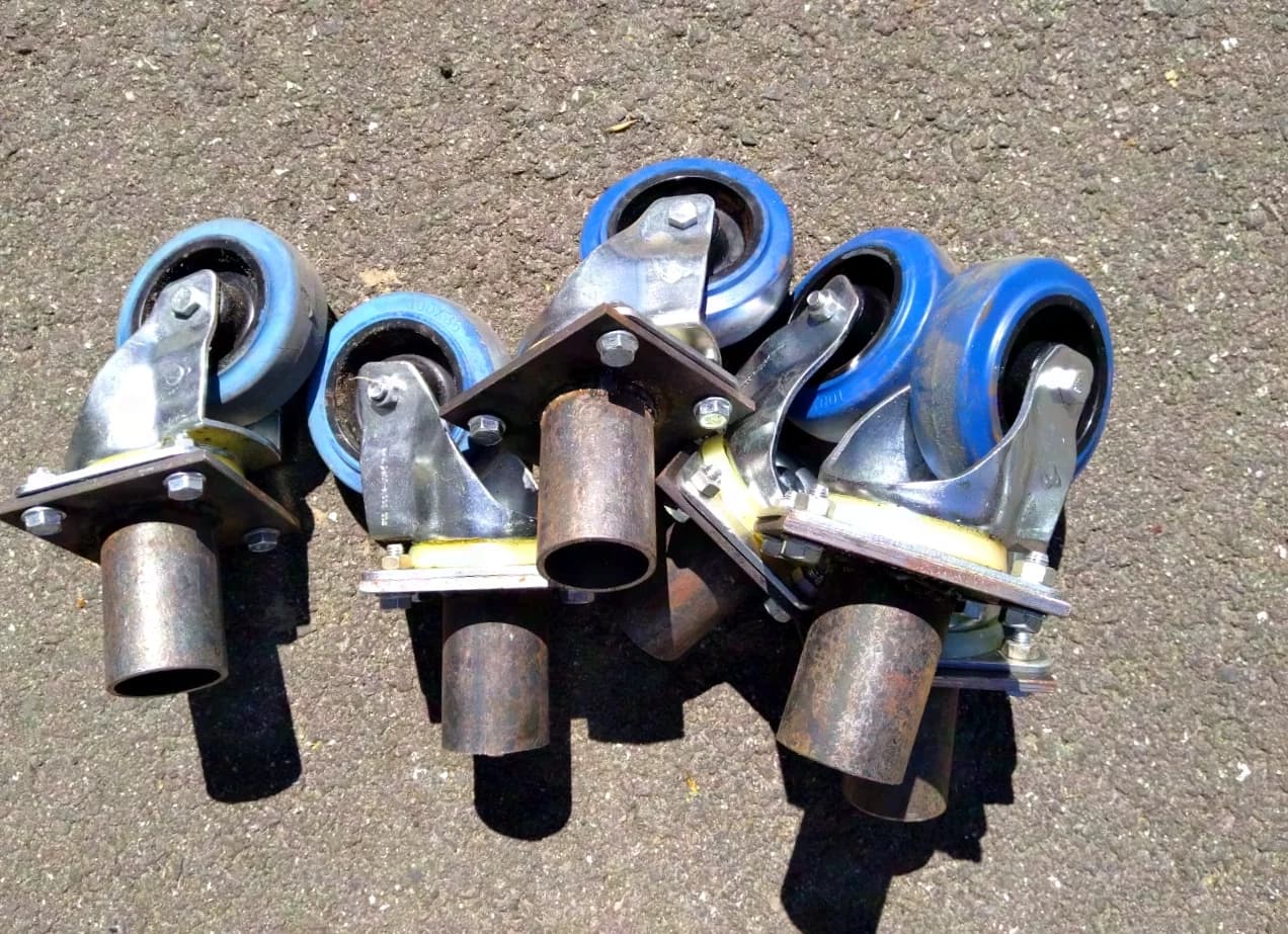 unknown Insertable castors for platforms 20cm / Rolling feet / Feet for risers
